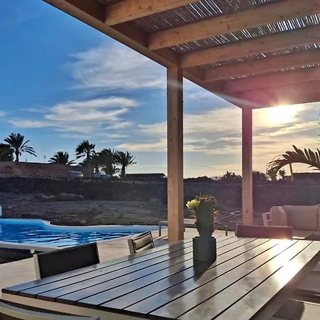 Tabaiba En Con Piscina فيلة لاجاريس
